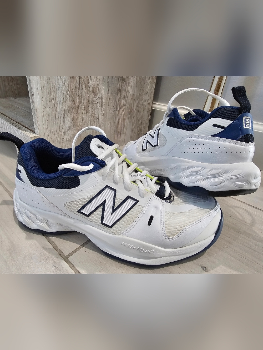 New Balance Fresh Foam X 1007 Mens White Leather Sneakers Size 8.5 Wide